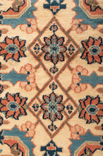 Load image into Gallery viewer, Sarouk 650x258cm