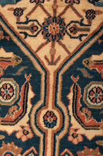 Load image into Gallery viewer, Sarouk 650x258cm