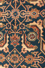 Load image into Gallery viewer, Sarouk 650x258cm