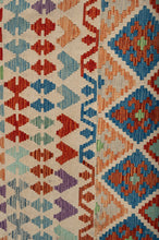 Load image into Gallery viewer, Kilim 582x403cm