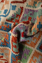 Load image into Gallery viewer, Kilim 582x403cm