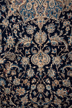 Load image into Gallery viewer, Nain 9La 605x404cm