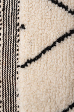 Load image into Gallery viewer, Moroccan Berber Beni Ourain 170x110cm