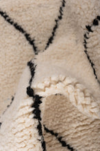 Load image into Gallery viewer, Moroccan Berber Beni Ourain 170x110cm