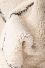 Load image into Gallery viewer, Moroccan Berber Beni Ourain 156x103cm