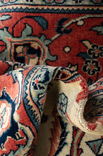 Load image into Gallery viewer, Sultanabad 551x297cm