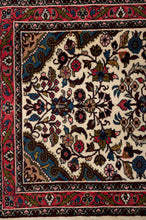 Load image into Gallery viewer, Sarouk Runner 560x78cm