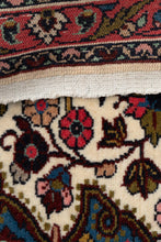 Load image into Gallery viewer, Sarouk Runner 560x78cm