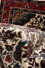 Load image into Gallery viewer, Sarouk Runner 560x78cm
