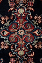 Load image into Gallery viewer, Sarouk Runner 656x85cm