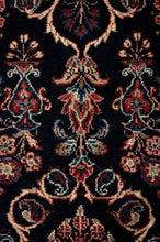 Load image into Gallery viewer, Sarouk Runner 656x85cm
