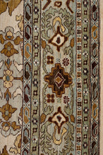 Load image into Gallery viewer, Sultanabad 490x366cm