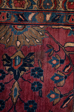 Load image into Gallery viewer, Vintage Sarouk 662x380cm