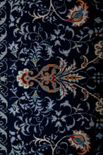 Load image into Gallery viewer, Kashan 277x180cm