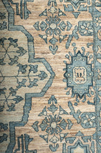Load image into Gallery viewer, Sultanabad 600x389cm