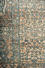 Load image into Gallery viewer, Sultanabad 600x389cm