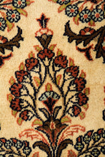 Load image into Gallery viewer, Sarouk Runner 577x82cm