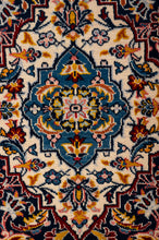 Load image into Gallery viewer, Kashan 318x203cm