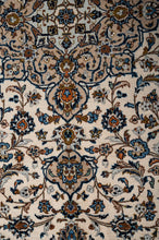 Load image into Gallery viewer, Kashan 345x244cm