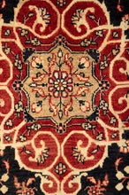 Load image into Gallery viewer, Sarouk 212x137m