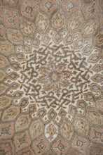 Load image into Gallery viewer, Persian Design Tabriz 192x192cm