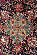 Load image into Gallery viewer, Antique Persian Qazvin 426x313cm