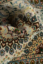 Load image into Gallery viewer, Persian Tabriz Runner 424x80cm