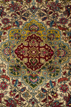 Load image into Gallery viewer, Antique Persian Isfahan 203x140cm