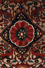 Load image into Gallery viewer, Old Persian Bakhtiyar 548x396cm