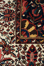 Load image into Gallery viewer, Old Persian Bakhtiyar 548x396cm