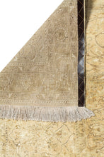 Load image into Gallery viewer, SANDIE Persian Distressed Nain 9La 771x475cm Extra Large Oversized Back